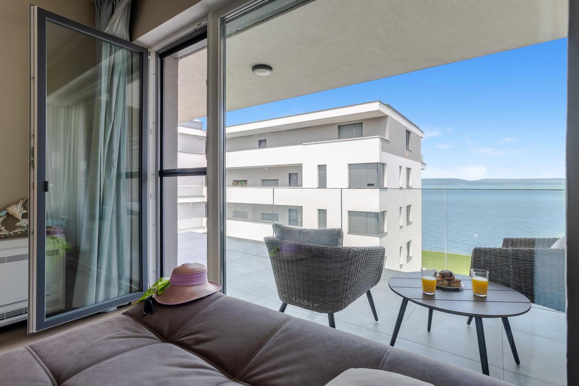 Lake Side Luxury-Steps To The Lake Lela - Happy Rentals Balatonlelle Exterior foto