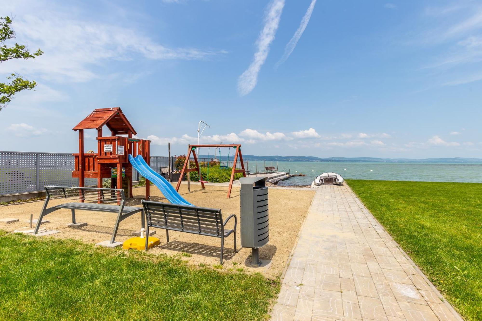 Lake Side Luxury-Steps To The Lake Lela - Happy Rentals Balatonlelle Exterior foto